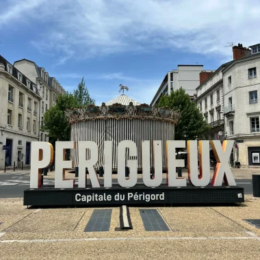 Nouveauté de l’été à Périgueux : Flash & Mijote, le jeu de piste gourmand à ne pas manquer 🍓