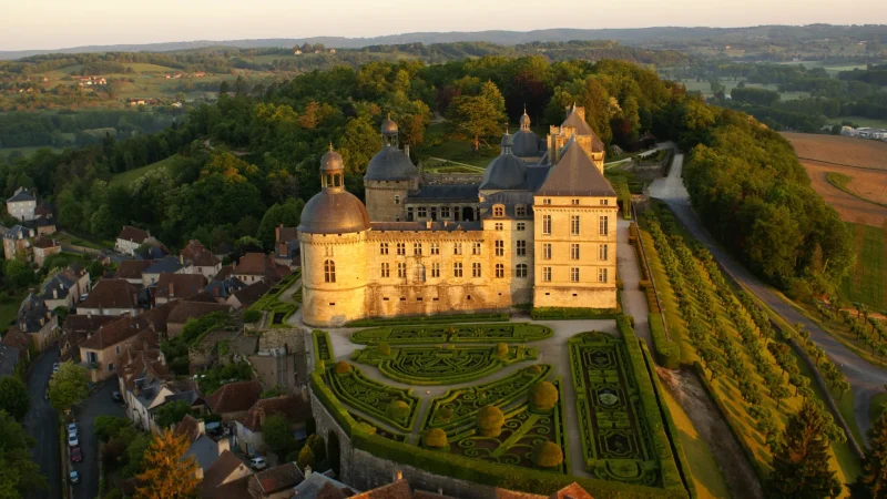 De Périgueux au Château de Hautefort